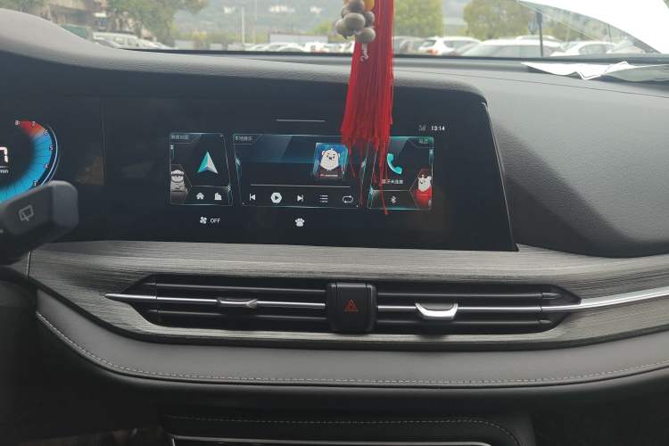 Used CHANGAN CS55PLUS 2020 1.5T Automatic Colorful Model Audio And AC Panel