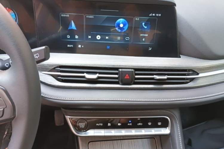Used CHANGAN CS55PLUS 2020 1.5T Automatic Colorful Model Audio And AC Panel
