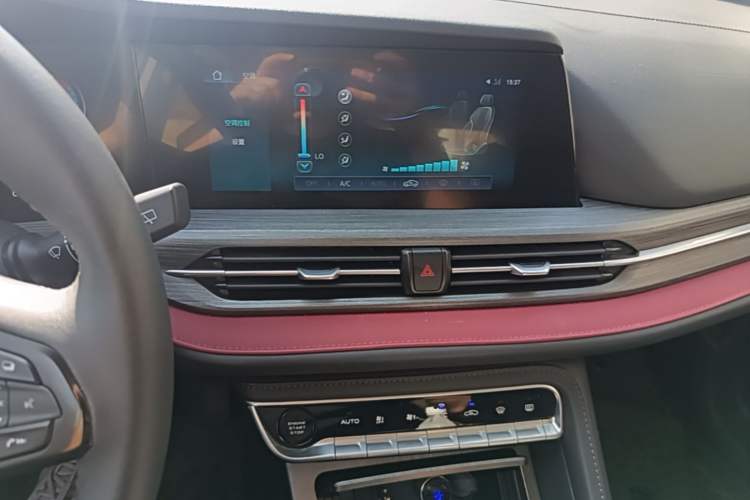 Used CHANGAN CS55PLUS 2020 1.5T Automatic Colorful Model Audio And AC Panel