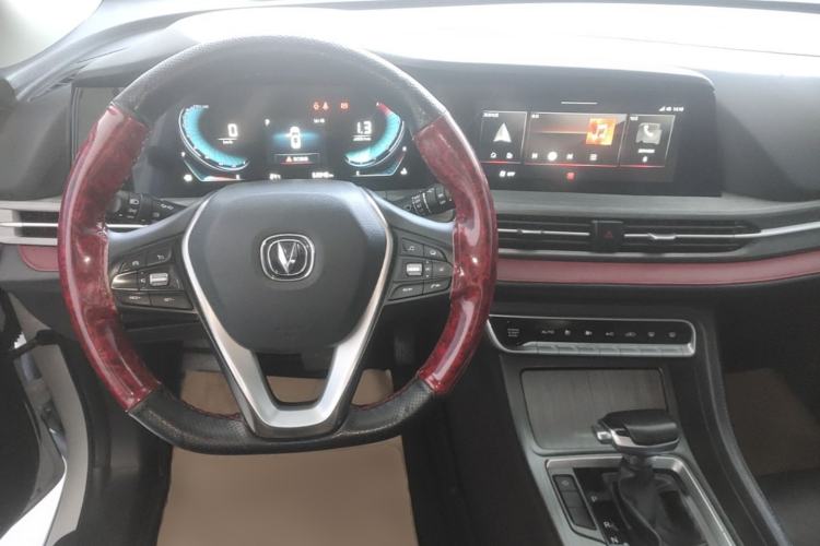 Used CHANGAN CS55PLUS 2020 1.5T Automatic Colorful Model Center Console