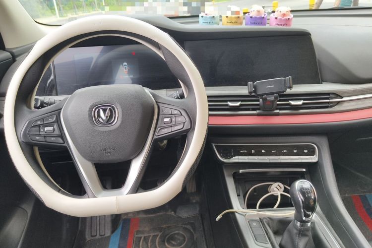 Used CHANGAN CS55PLUS 2020 1.5T Manual Colorful Model Center Console