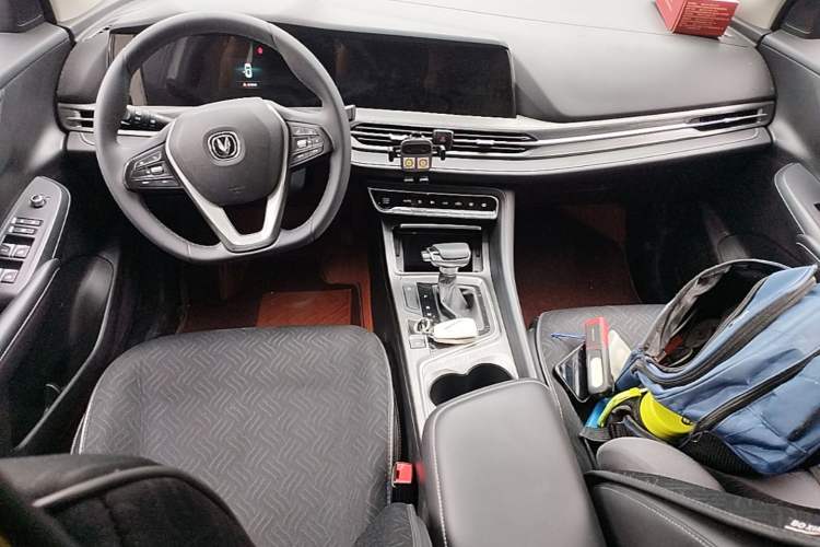 Used CHANGAN CS55PLUS 2020 1.5T Automatic Colorful Model Center Console