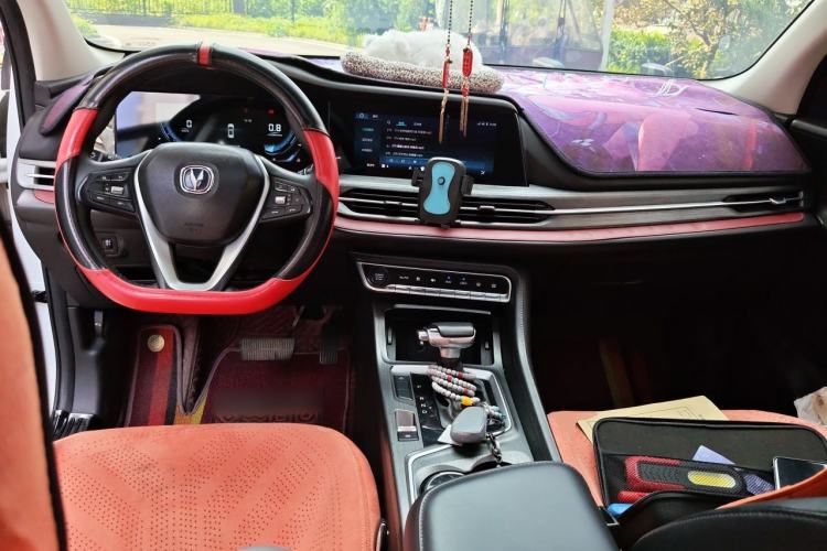 Used CHANGAN CS55PLUS 2020 1.5T Automatic Colorful Model Center Console