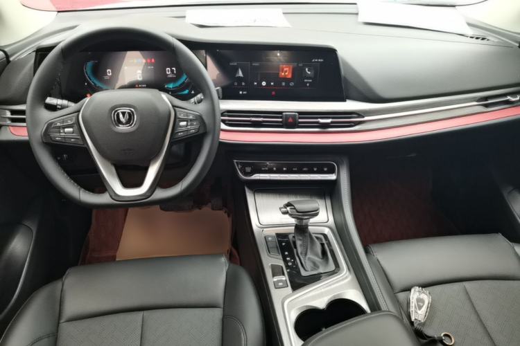 Used CHANGAN CS55PLUS 2020 1.5T Automatic Colorful Model Center Console