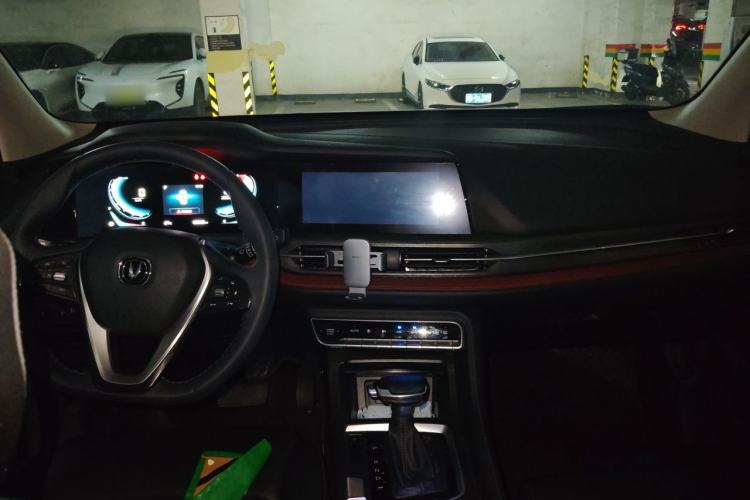Used CHANGAN CS55PLUS 2020 1.5T Automatic Colorful Model Center Console