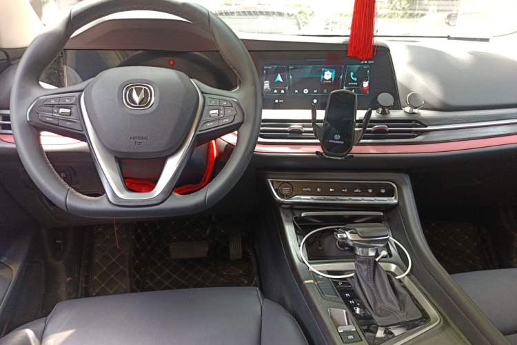 Used CHANGAN CS55PLUS 2020 1.5T Automatic Colorful Model Center Console