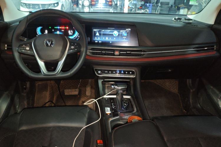 Used CHANGAN CS55PLUS 2020 1.5T Automatic Colorful Model Center Console