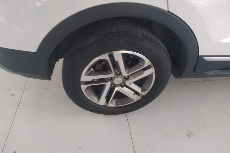Used CHANGAN CS55PLUS 2020 1.5T Manual Colorful Model Exterior 2