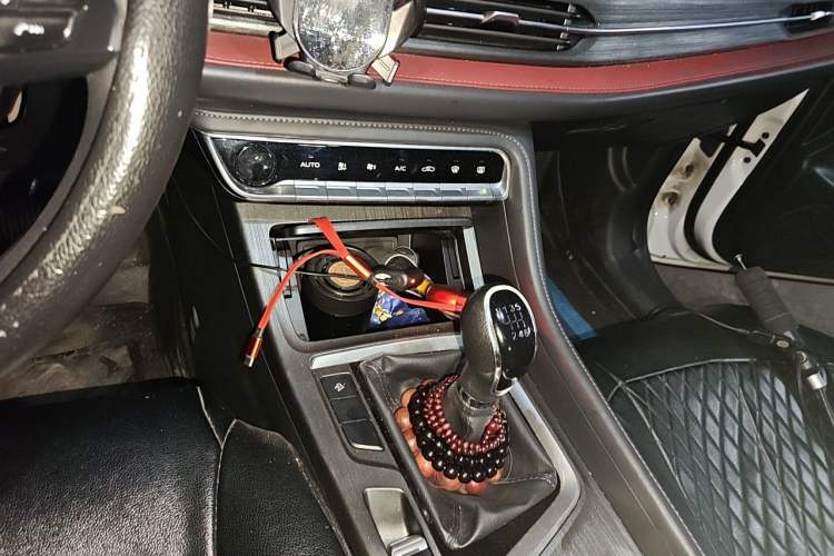 Used CHANGAN CS55PLUS 2020 1.5T Manual Colorful Model Gear Lever