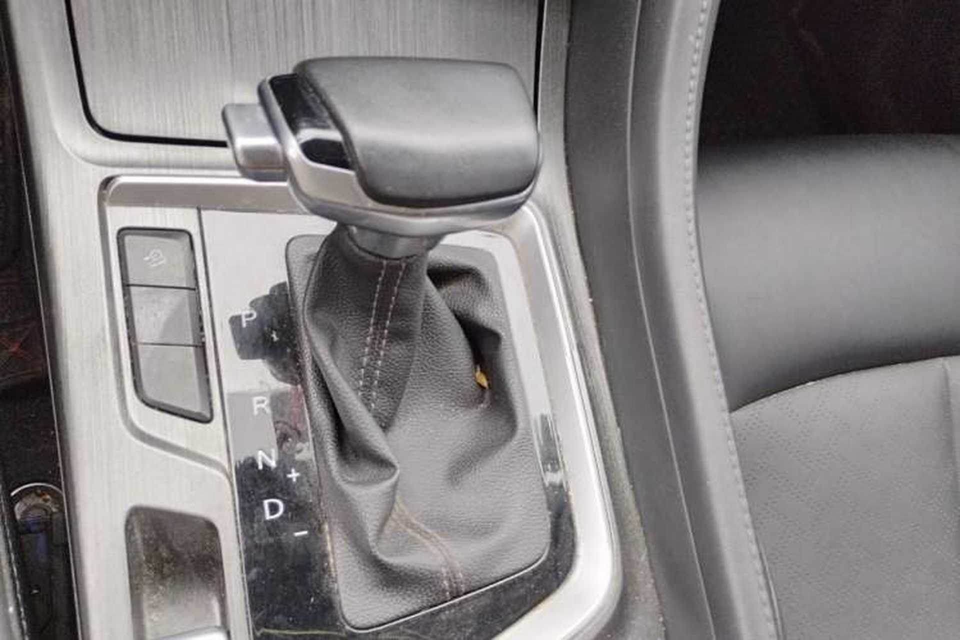 Used CHANGAN CS55PLUS 2020 1.5T Automatic Colorful Model Gear Lever