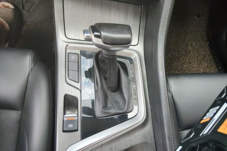 Used CHANGAN CS55PLUS 2020 1.5T Automatic Colorful Model Gear Lever
