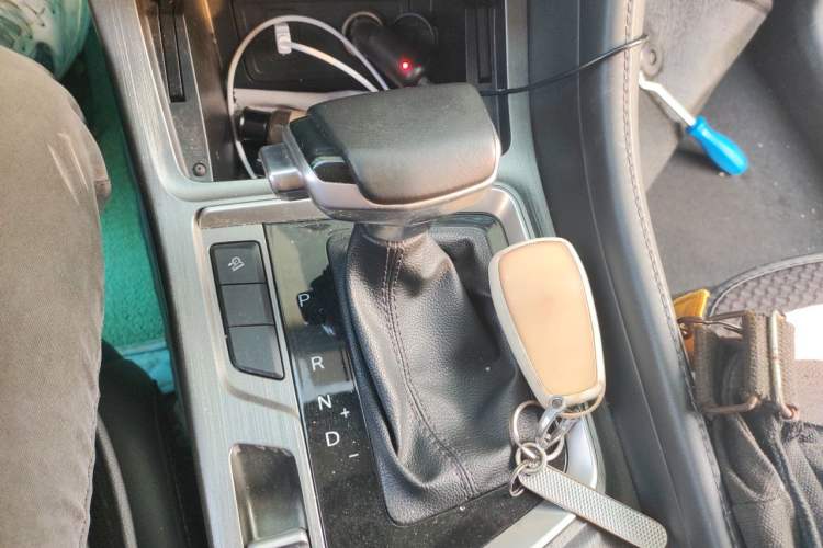 Used CHANGAN CS55PLUS 2020 1.5T Automatic Colorful Model Gear Lever