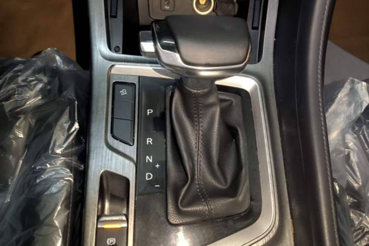 Used CHANGAN CS55PLUS 2020 1.5T Automatic Colorful Model Gear Lever