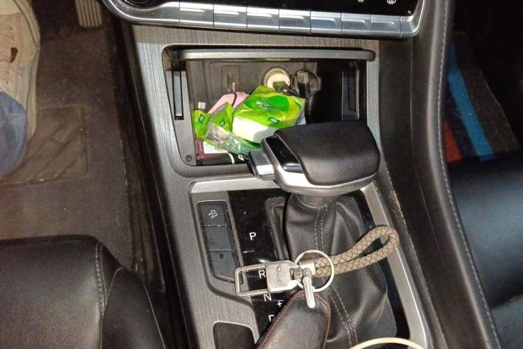 Used CHANGAN CS55PLUS 2020 1.5T Automatic Colorful Model Gear Lever