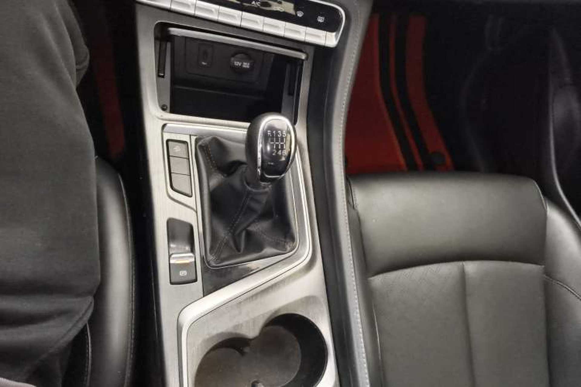 Used CHANGAN CS55PLUS 2020 1.5T Manual Colorful Model Gear Lever