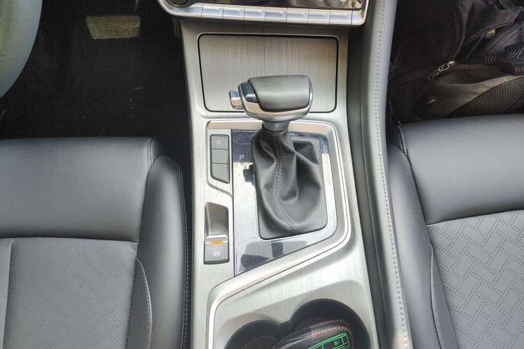 Used CHANGAN CS55PLUS 2020 1.5T Automatic Colorful Model Gear Lever