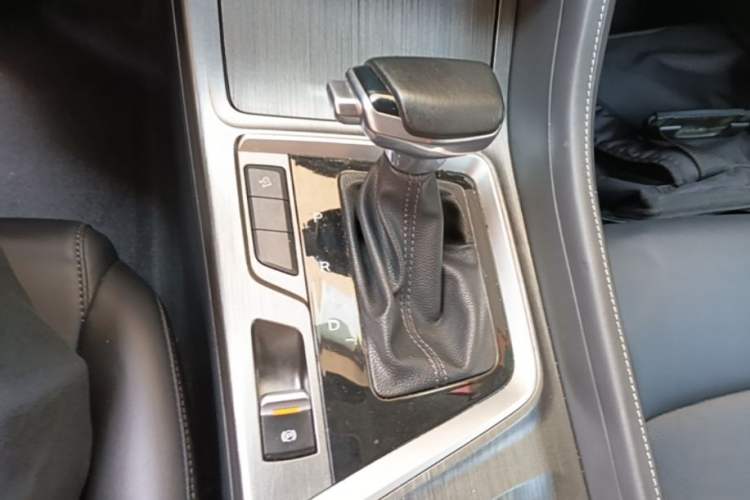 Used CHANGAN CS55PLUS 2020 1.5T Automatic Colorful Model Gear Lever