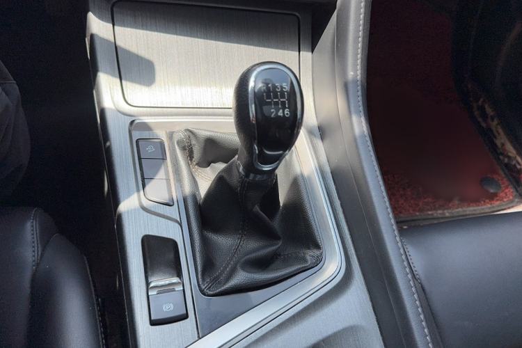 Used CHANGAN CS55PLUS 2020 1.5T Manual Colorful Model Gear Lever
