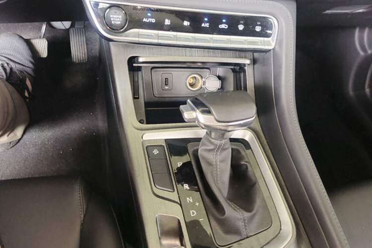 Used CHANGAN CS55PLUS 2020 1.5T Automatic Colorful Model Gear Lever
