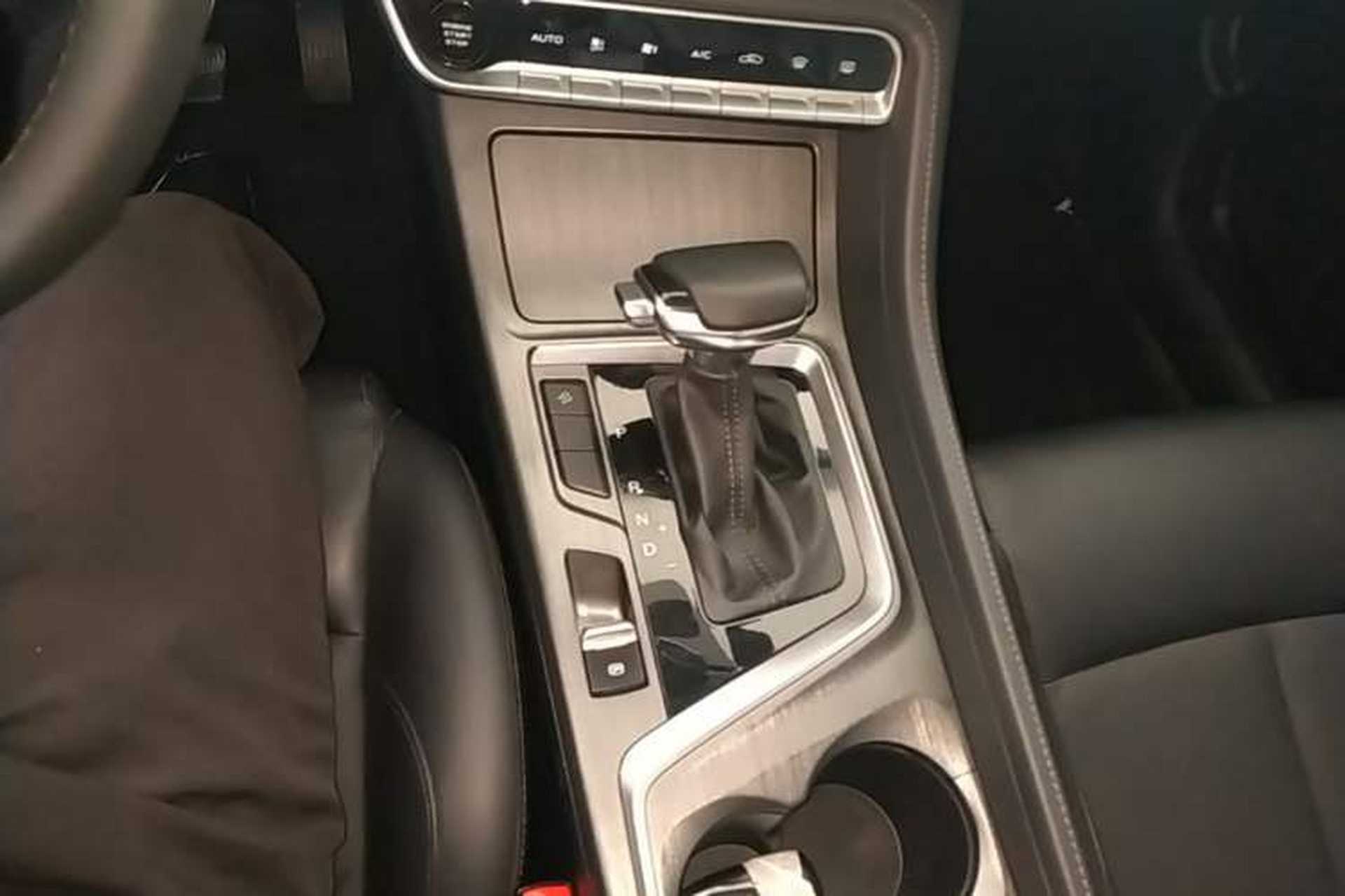 Used CHANGAN CS55PLUS 2020 1.5T Automatic Colorful Model Gear Lever