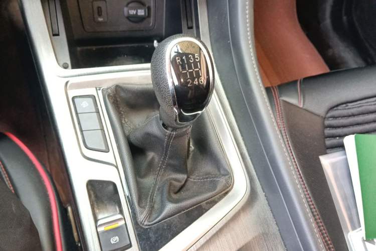 Used CHANGAN CS55PLUS 2020 1.5T Manual Colorful Model Gear Lever