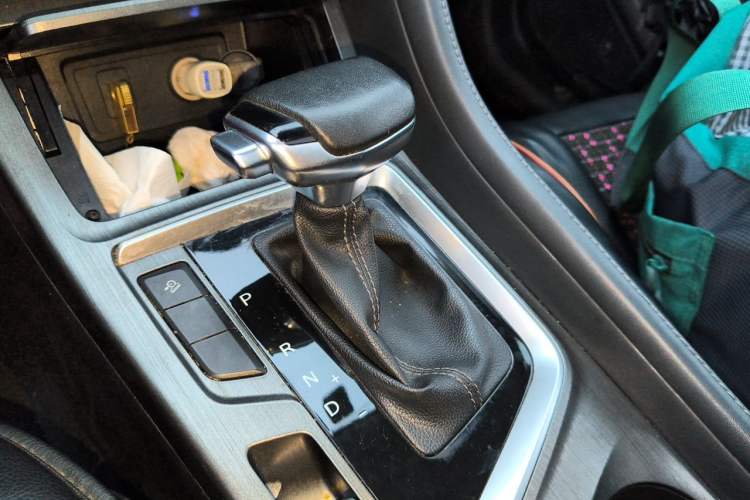 Used CHANGAN CS55PLUS 2020 1.5T Automatic Colorful Model Gear Lever