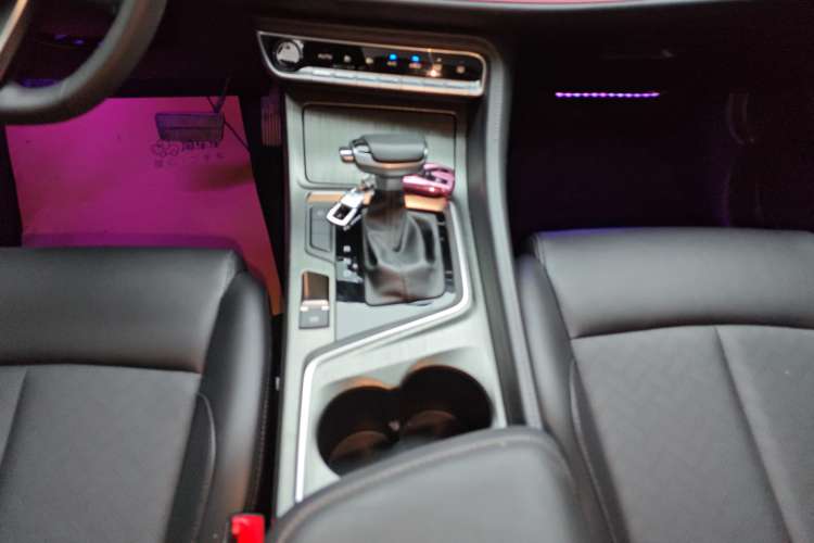 Used CHANGAN CS55PLUS 2020 1.5T Automatic Colorful Model Gear Lever