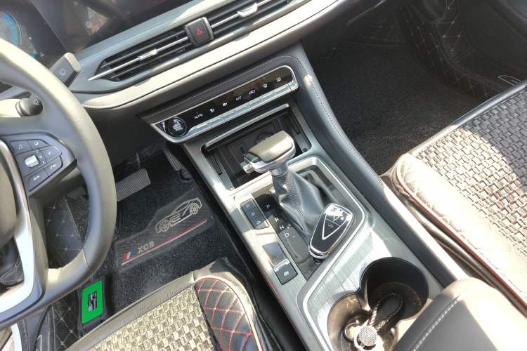 Used CHANGAN CS55PLUS 2020 1.5T Automatic Xuan Dong Edition Gear Lever