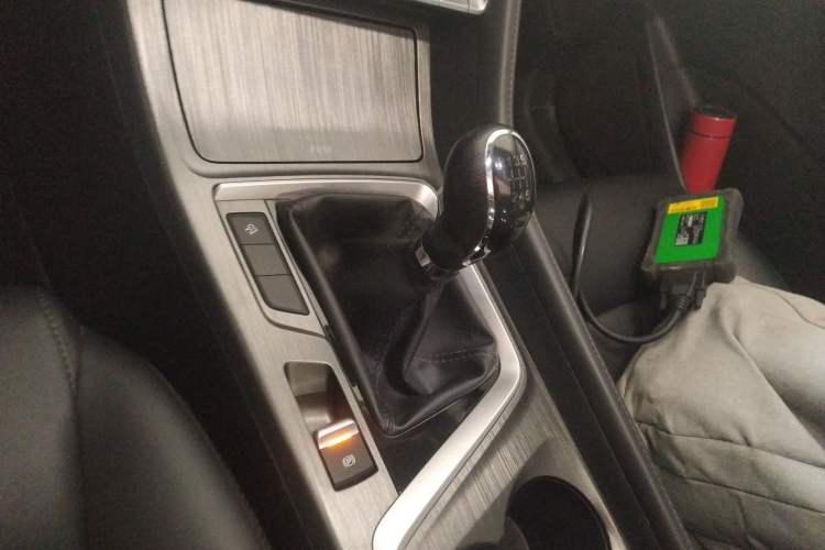 Used CHANGAN CS55PLUS 2020 1.5T Manual Colorful Model Gear Lever