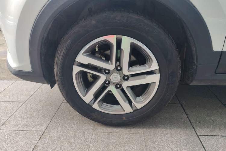 Used CHANGAN CS55PLUS 2020 1.5T Automatic Colorful Model Left Front Wheel Hub