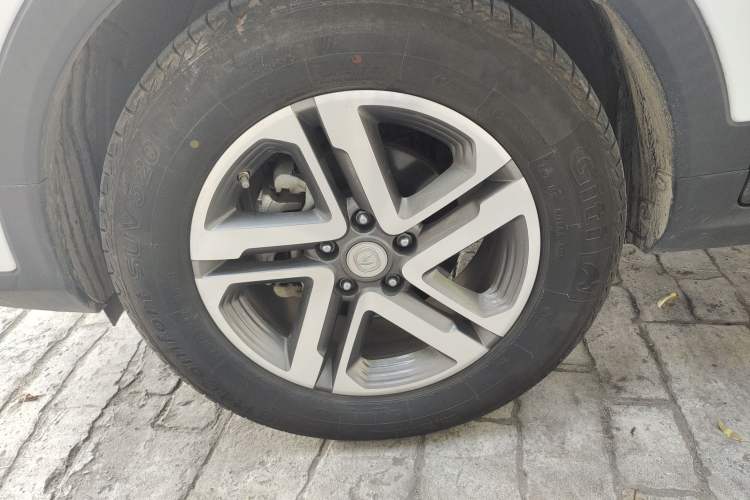 Used CHANGAN CS55PLUS 2020 1.5T Automatic Colorful Model Left Front Wheel Hub