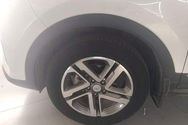 Used CHANGAN CS55PLUS 2020 1.5T Automatic Colorful Model Left Front Wheel Hub