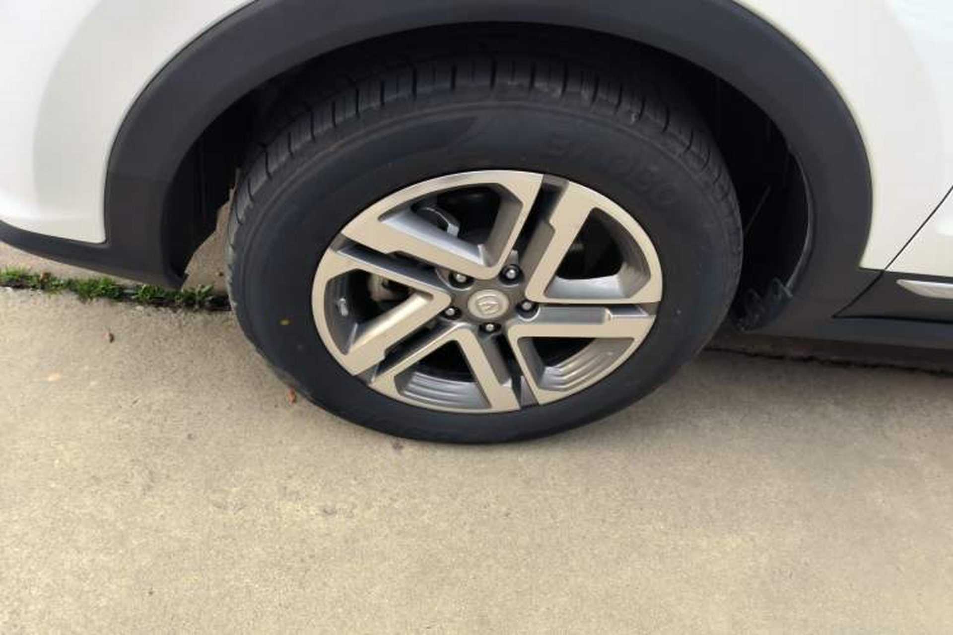 Used CHANGAN CS55PLUS 2020 1.5T Automatic Colorful Model Left Front Wheel Hub