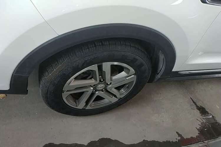 Used CHANGAN CS55PLUS 2020 1.5T Automatic Colorful Model Left Front Wheel Hub