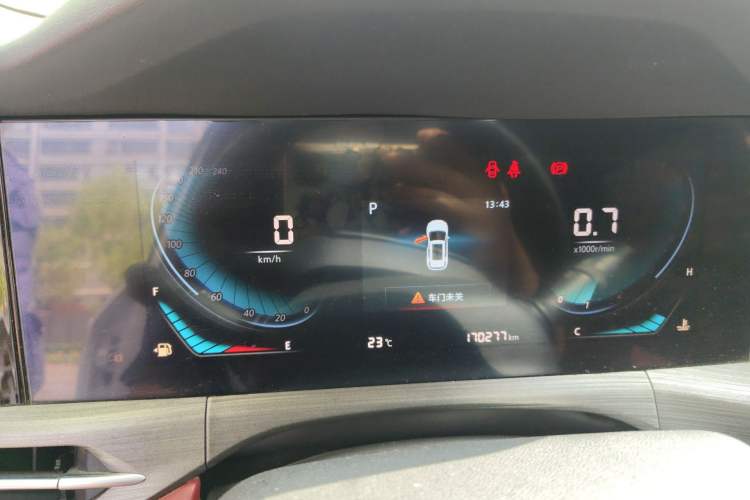 Used CHANGAN CS55PLUS 2020 1.5T Automatic Colorful Model Odometer Close Up