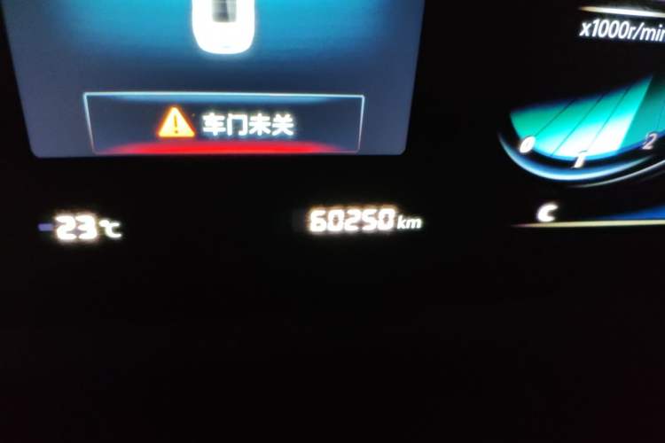 Used CHANGAN CS55PLUS 2020 1.5T Automatic Colorful Model Odometer Close Up