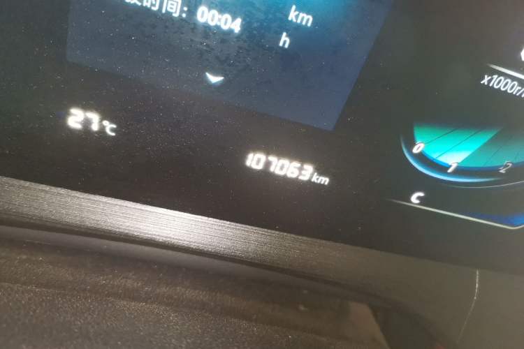 Used CHANGAN CS55PLUS 2020 1.5T Automatic Colorful Model Odometer Close Up