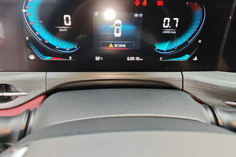 Used CHANGAN CS55PLUS 2020 1.5T Automatic Colorful Model Odometer Close Up