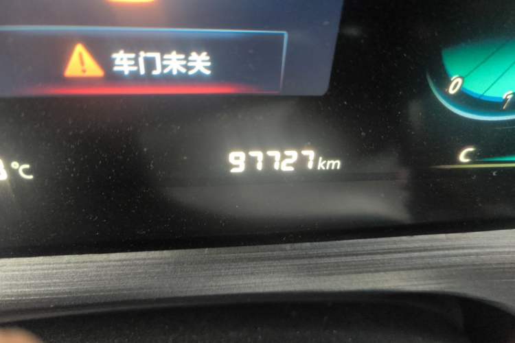 Used CHANGAN CS55PLUS 2020 1.5T Automatic Colorful Model Odometer Close Up