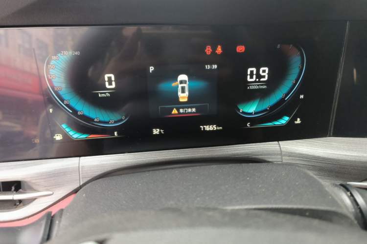 Used CHANGAN CS55PLUS 2020 1.5T Automatic Colorful Model Odometer Close Up
