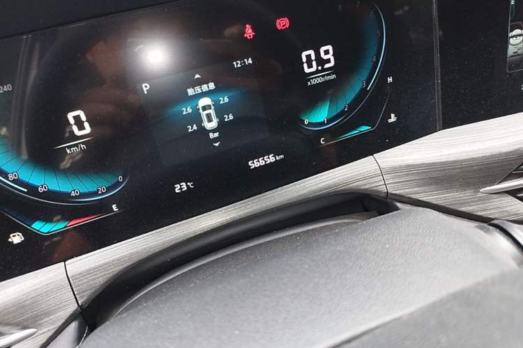 Used CHANGAN CS55PLUS 2020 1.5T Automatic Colorful Model Odometer Close Up