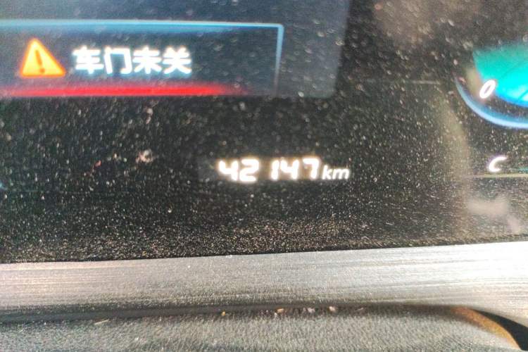 Used CHANGAN CS55PLUS 2020 1.5T Automatic Colorful Model Odometer Close Up