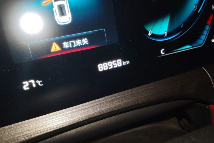 Used CHANGAN CS55PLUS 2020 1.5T Automatic Colorful Model Odometer Close Up