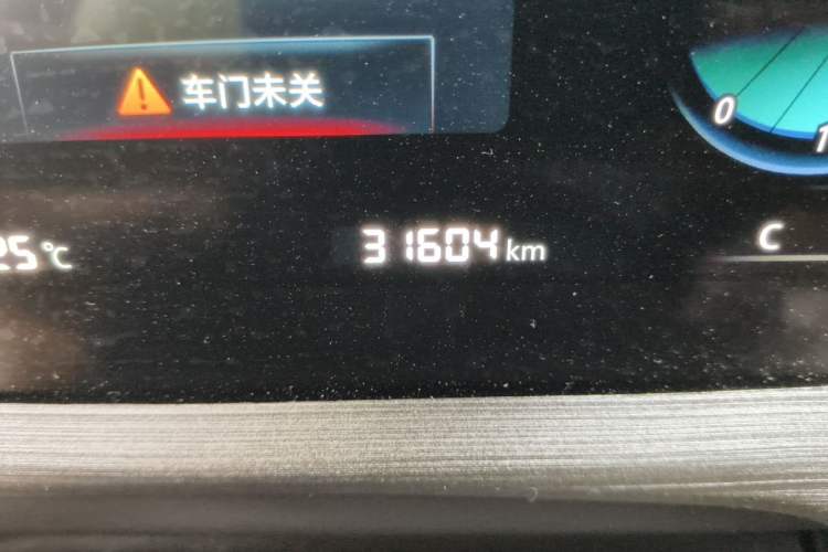 Used CHANGAN CS55PLUS 2020 1.5T Automatic Colorful Model Odometer Close Up