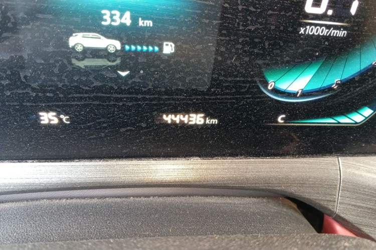 Used CHANGAN CS55PLUS 2020 1.5T Manual Colorful Model Odometer Close Up