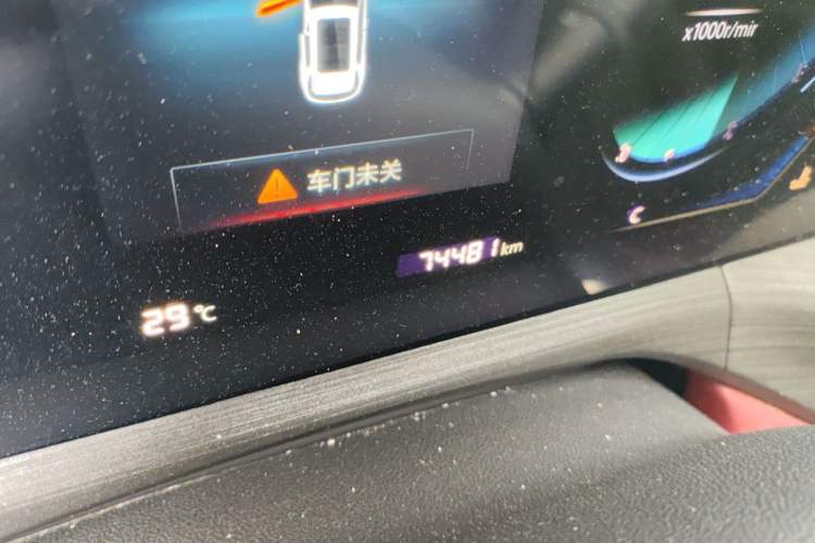 Used CHANGAN CS55PLUS 2020 1.5T Automatic Colorful Model Odometer Close Up