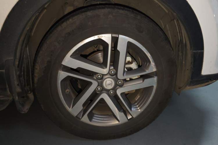 Used CHANGAN CS55PLUS 2020 1.5T Automatic Colorful Model Right Front Wheel Hub