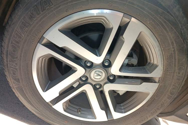 Used CHANGAN CS55PLUS 2020 1.5T Automatic Colorful Model Right Front Wheel Hub