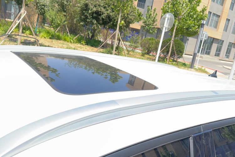 Used CHANGAN CS55PLUS 2020 1.5T Manual Colorful Model Roof