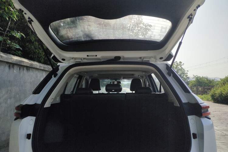 Used CHANGAN CS55PLUS 2020 1.5T Automatic Colorful Model Trunk